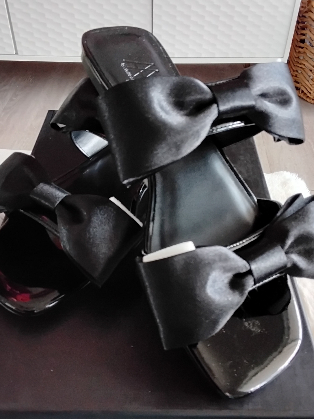 Elegant Black Bow Slide Sandals for Women